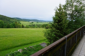 Familie appartement, uitzicht op vallei | Een bureau, gratis wifi