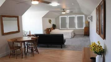 1 bedroom, in-room safe, desk, iron/ironing board