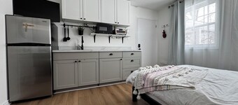 Studio with kitchenette in downtown Carleton Place.