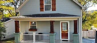 Charming 3-bed house near Baker Creek in south Knox! Pets Welcome!