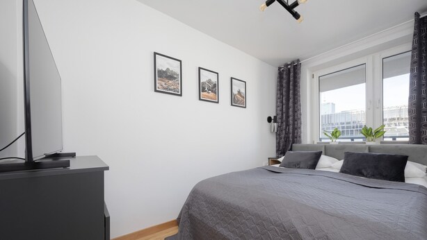 1 bedroom, bed sheets - Modern Apartment With Balcony by Renters (Warsaw)