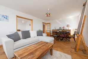 Living room - Apartment for 8 Guests by Renters (Warsaw)