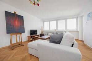 Living room - Apartment for 8 Guests by Renters (Warsaw)