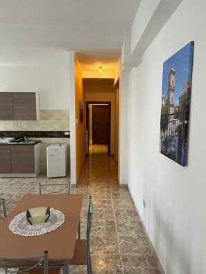 Dining - The Moment (Lanciano)