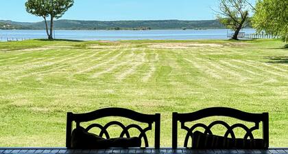 Charming waterfront retreat on PK, boat slip included, & beach swimming area