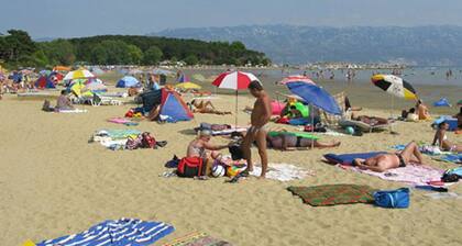 Apartments Zora - Three Bedroom Apartment with Balcony A2