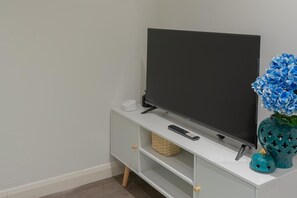 Apartment | Interior - 2br-sleeps5-citycentre-ws98 (Leicester)