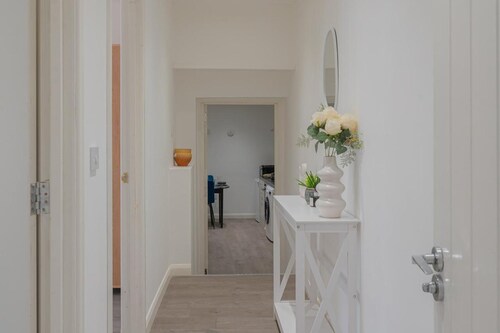 2br-sleeps5-citycentre-ws98