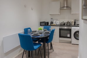 Apartment | Dining