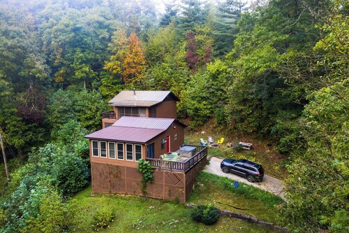 Charming 3-bedroom house with AC and WiFi in Topton near Nantahala Forest