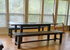 Dining - Charming 3-bedroom house with AC and WiFi in Topton near Nantahala Forest (Topton)