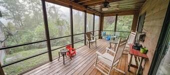 Charming 3-bedroom house with AC and WiFi in Topton near Nantahala Forest