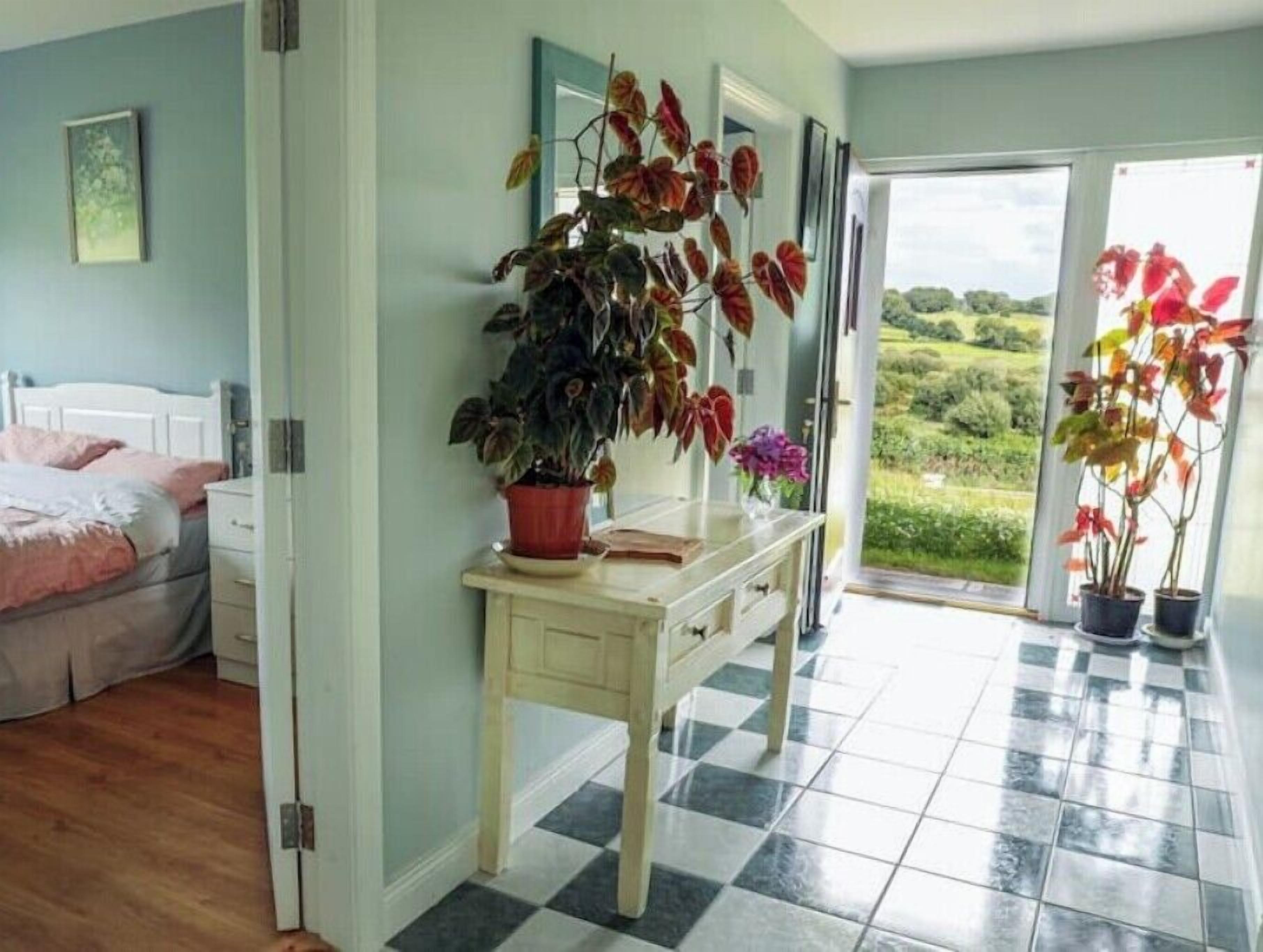 3 室のベッドルーム、WiFi (無料)