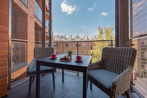 Balcony - Cozy Apartment Close to PGE by Renters (Warsaw)