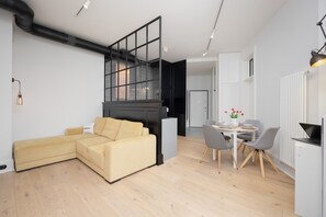 Living room - Cozy Apartment Close to PGE by Renters (Warsaw)