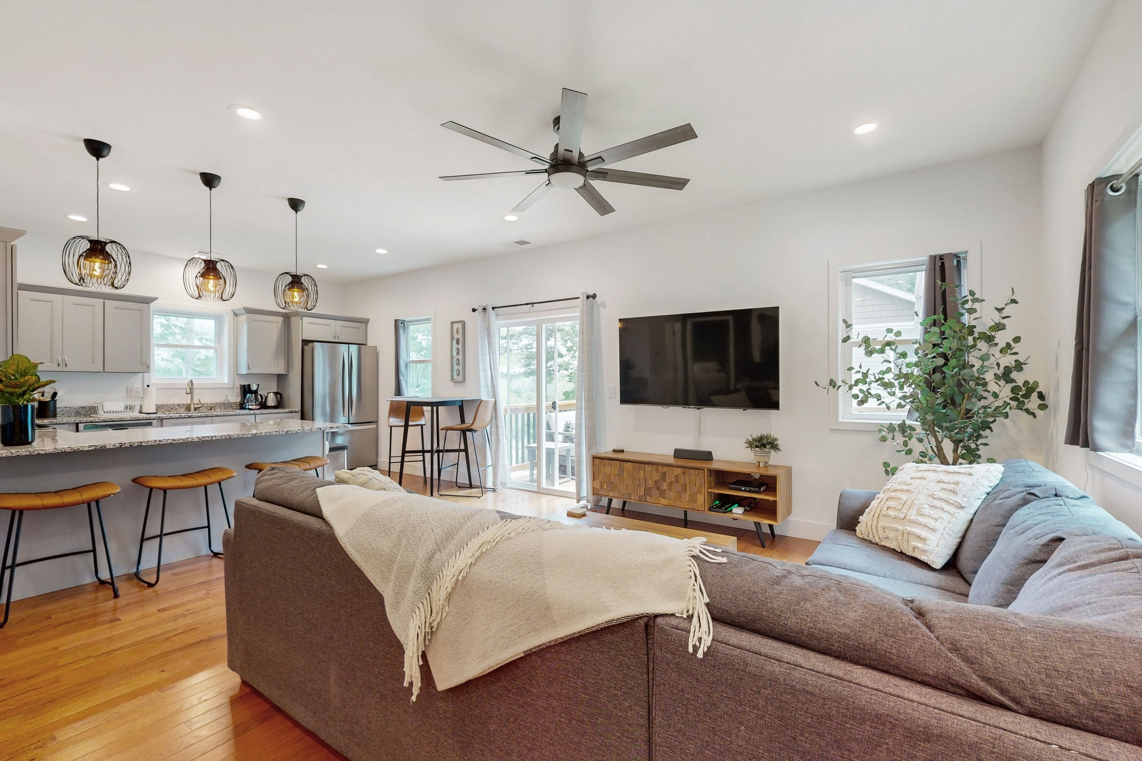 Stylish and inviting w/ game room, fire pit- close to downtown