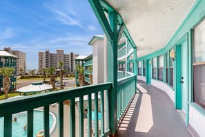 Property grounds - Charming condo near beach & entertainment with shared pool (Gulf Shores)