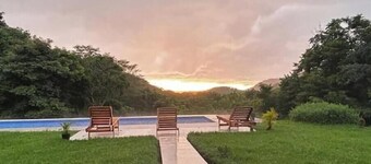 Casa Verde-Secluded Paradise w Sunset Views