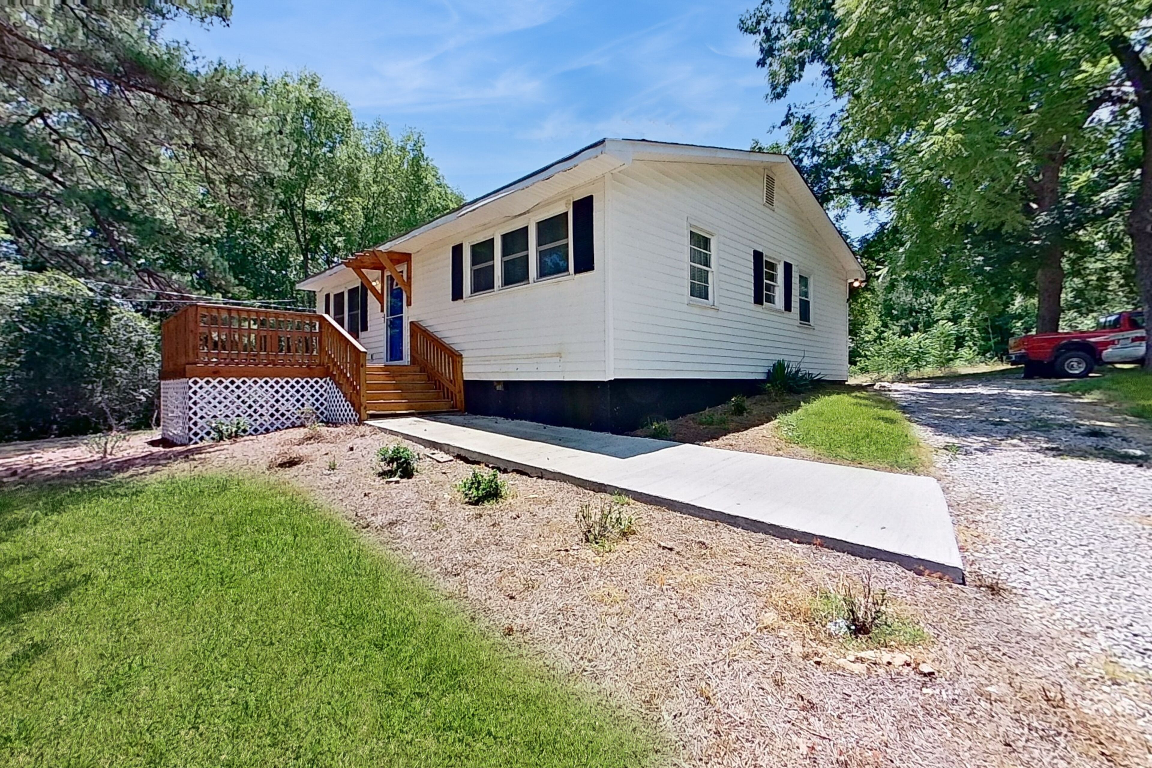 Charming Country Home with Nature Trails and Modern Comforts