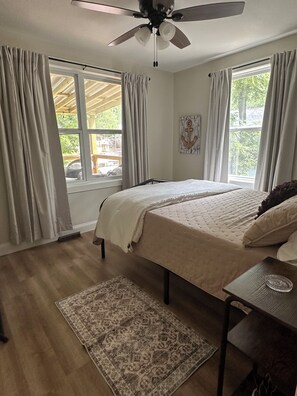 3 bedrooms, iron/ironing board, free WiFi, bed sheets - Charming 3 bedroom, 2 bath house with dock & outdoor spaces in Sunrise Beach.   (Sunrise Beach)