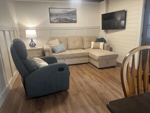Smart TV - Charming 3 bedroom, 2 bath house with dock & outdoor spaces in Sunrise Beach.   (Sunrise Beach)