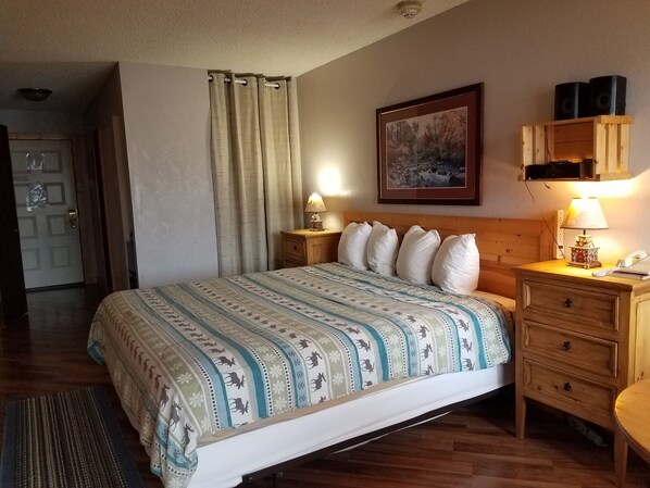 1 bedroom, desk, iron/ironing board, free WiFi