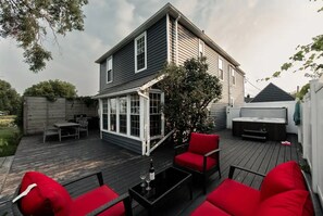 Outdoor dining - Best Kept Secret Fire pit, Hottub, with Stunning lake Views! (Hamilton)