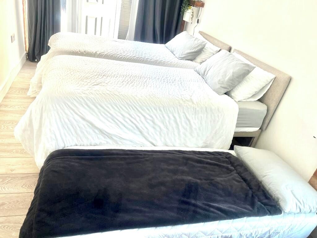 1 bedroom, iron/ironing board, travel crib, WiFi