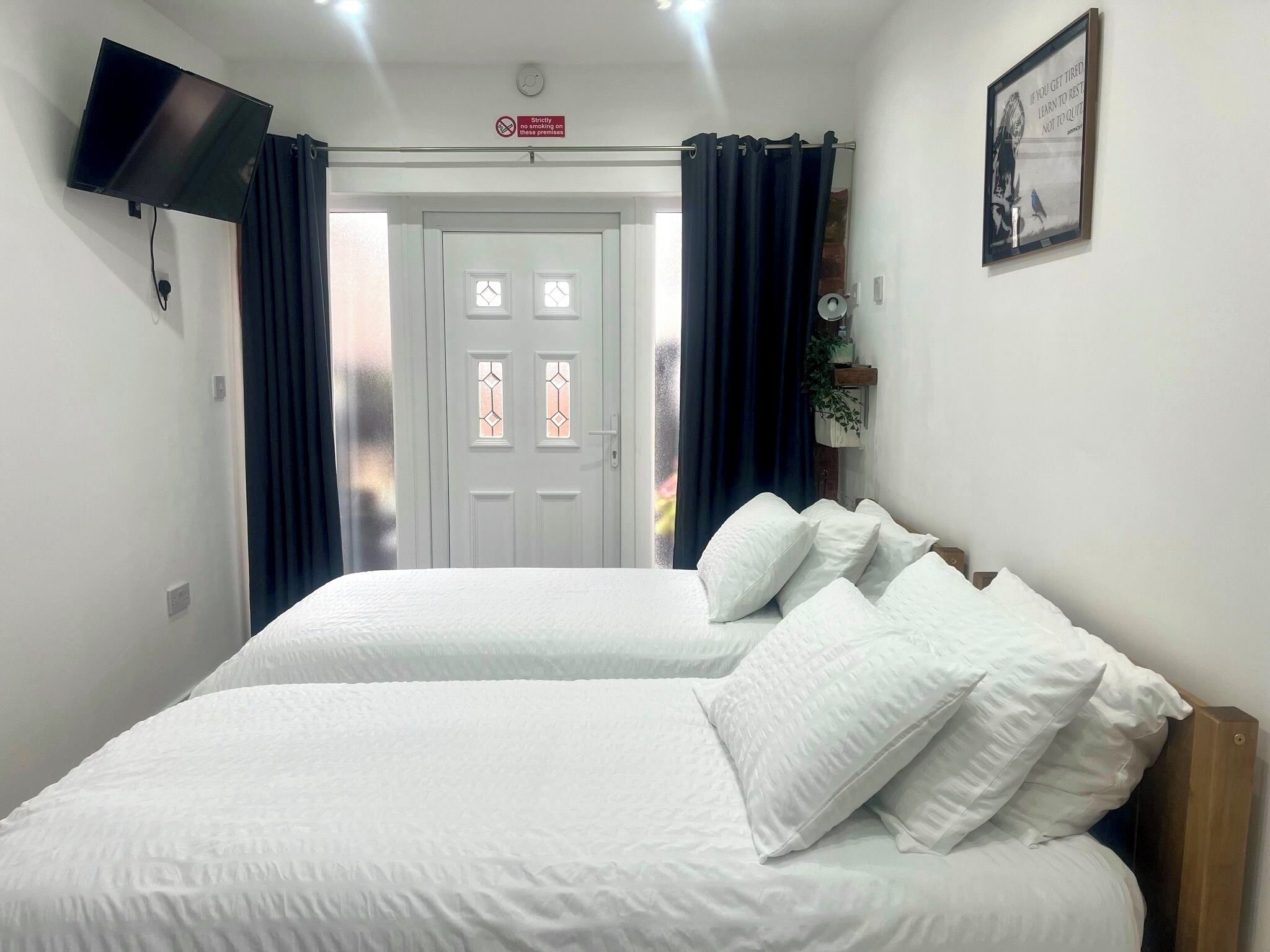 1 chambre, fer et planche à repasser, lit parapluie, Wi-Fi