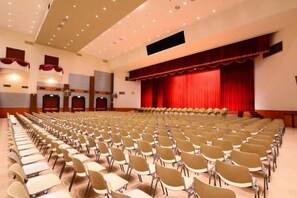 Meeting facility - Chien Tan Overseas Youth Activity Center (Taipei)