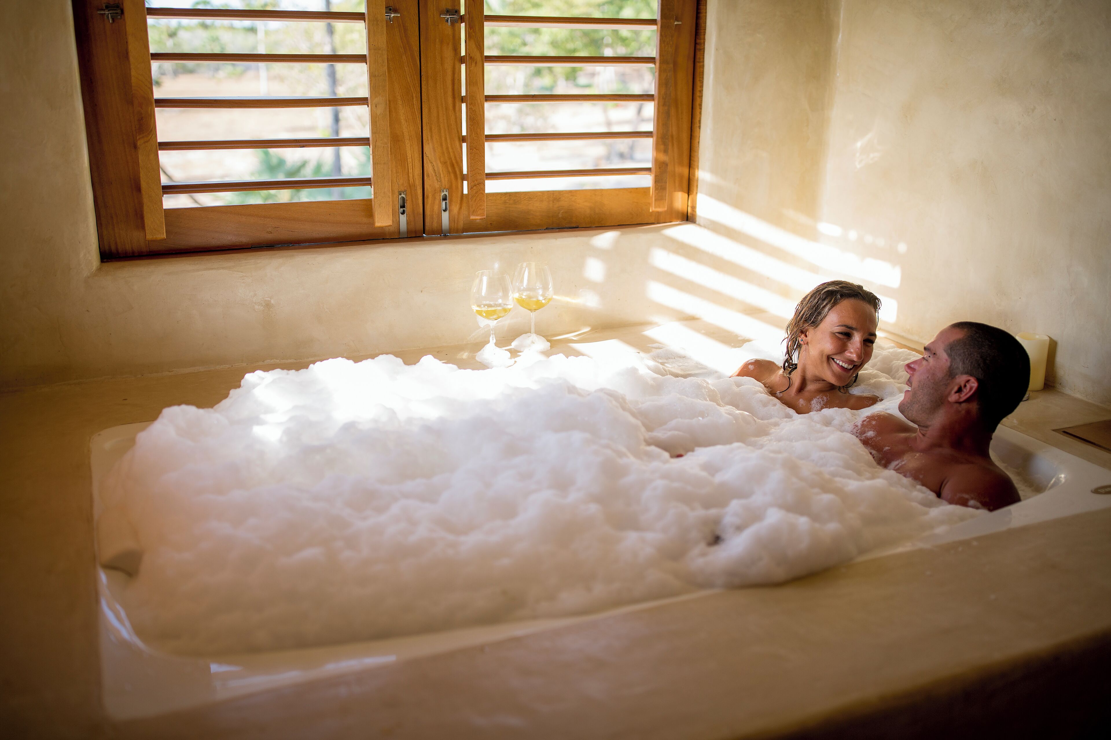 Deluxe House, Garden View | Bathroom | Towels, soap, shampoo, toilet paper