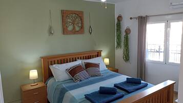 Apartment | 3 Schlafzimmer, Bügeleisen/Bügelbrett, kostenloses WLAN, Bettwäsche