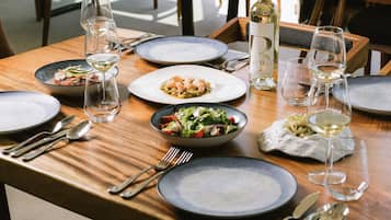 Ilmainen päivittäinen mannermainen aamiainen