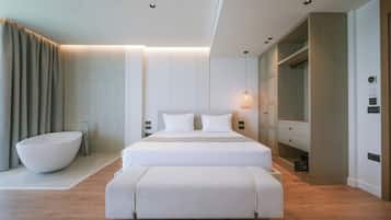 Suite de lujo, vista al mar | 1 habitación, ropa de cama de alta calidad y camas con pillow-top