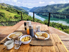 In-room dining - COCOZNA Glamping (Samaná)