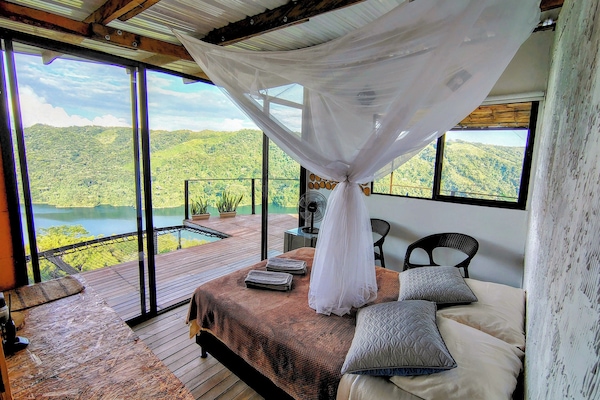 Cabaña Confort, 1 cama doble, vistas al lago | 1 dormitorio, minibar con artículos gratuitos, decoración individual