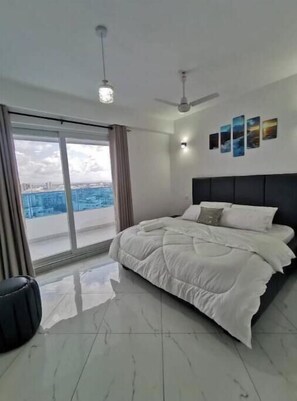 3 bedrooms, iron/ironing board, WiFi, bed sheets - Cityview Penthouse 10, Roof pool

 (Mombasa)
