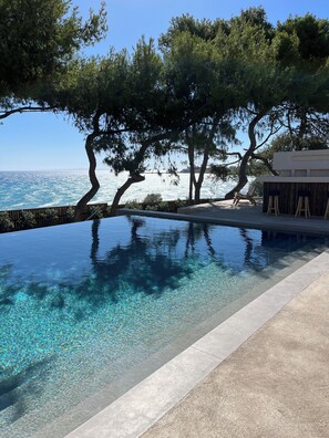 Outdoor pool, a heated pool - Bozonos villa | Beachfront Simplicity with Heated pool (ZAKYNTHOS)