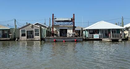 FRONT ROW VENICE MARINA 3 Beds 1 Bath Sleeps 10 HUGE FRONT DECK W/D ICE WIFI &TV
