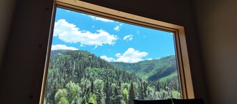 Pet-Friendly Family Lodge Fully Stocked Kitchen Fire Pit WiFi Kids Toys