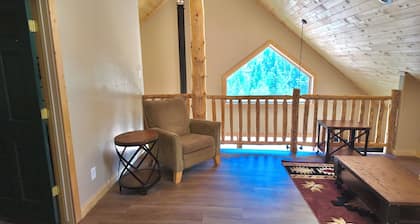 Spacious 5-bedroom lodge in majestic San Juan Mountains - 45 Acres
