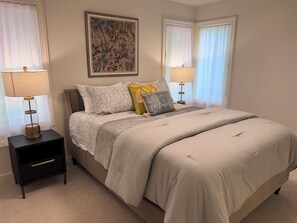 4 habitaciones, escritorio, wifi gratis y ropa de cama
