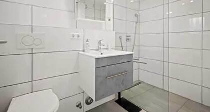 Neue, helle Wohnung mit Bodenseeblick
