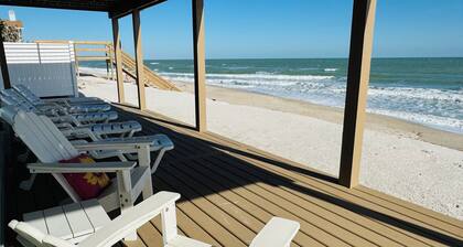 Holiday Promotions! Oceanfront Paradise —Spacious 6-Bedroom Home for 3 Families!