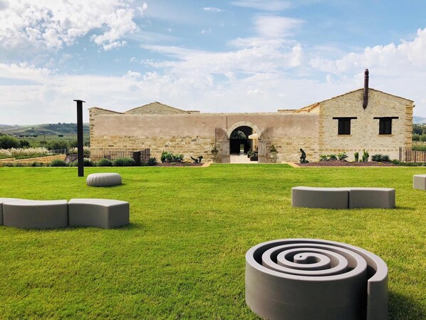 واجهة المنشأة