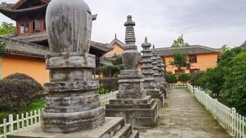 الإطلالة من المنشأة