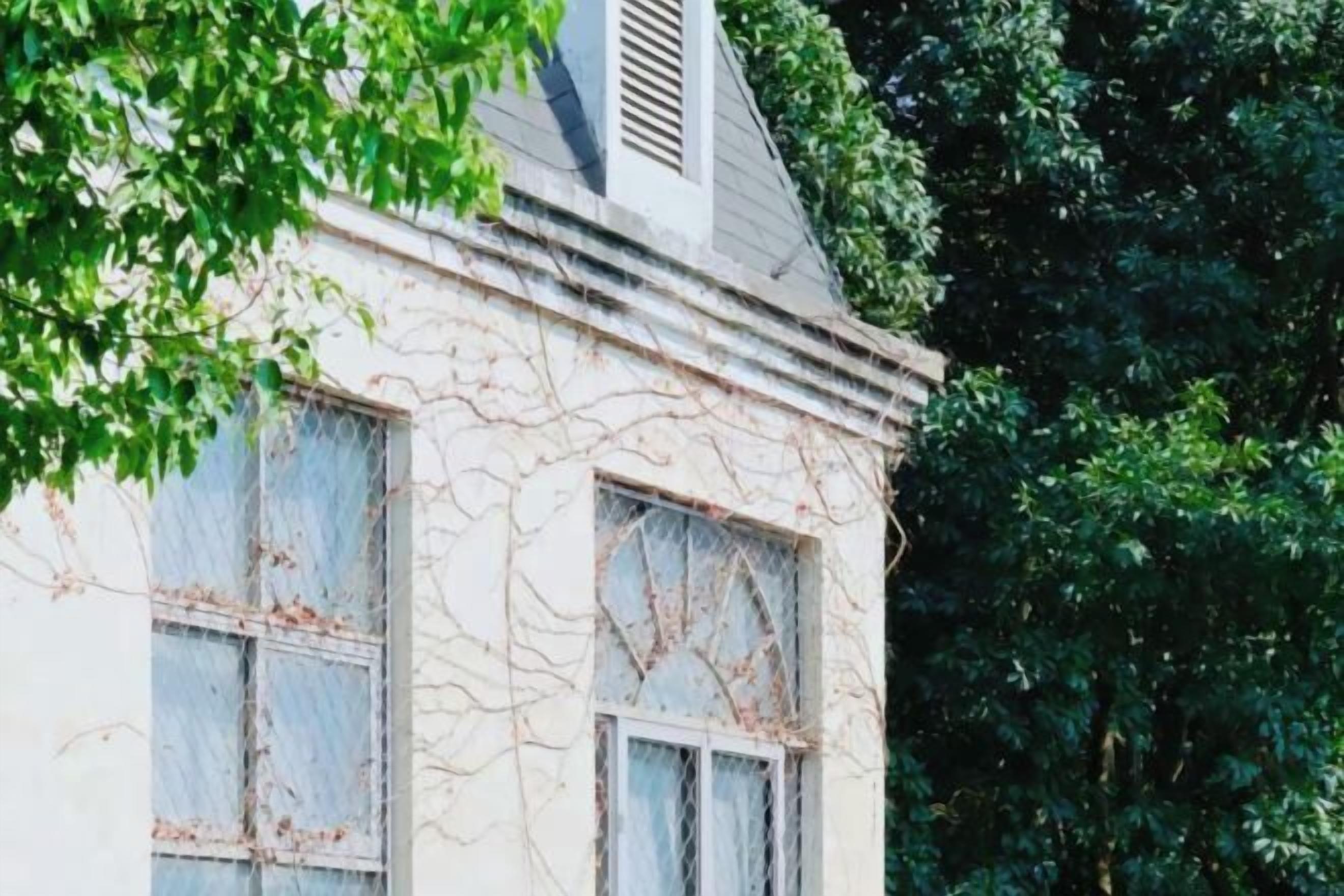 الإطلالة من المنشأة