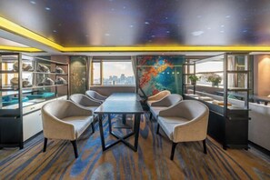 Bar (on property) - Manchester International Hotel (Hangzhou Qiushan Street Subway Station) (Hangzhou)