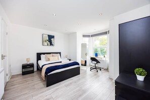 3 bedrooms, iron/ironing board, WiFi