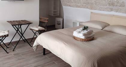 Conveniently located just minutes from the historic center and the sea.